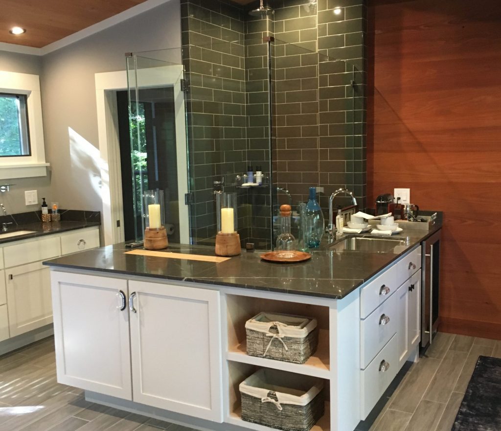 Guest Loft with Shower