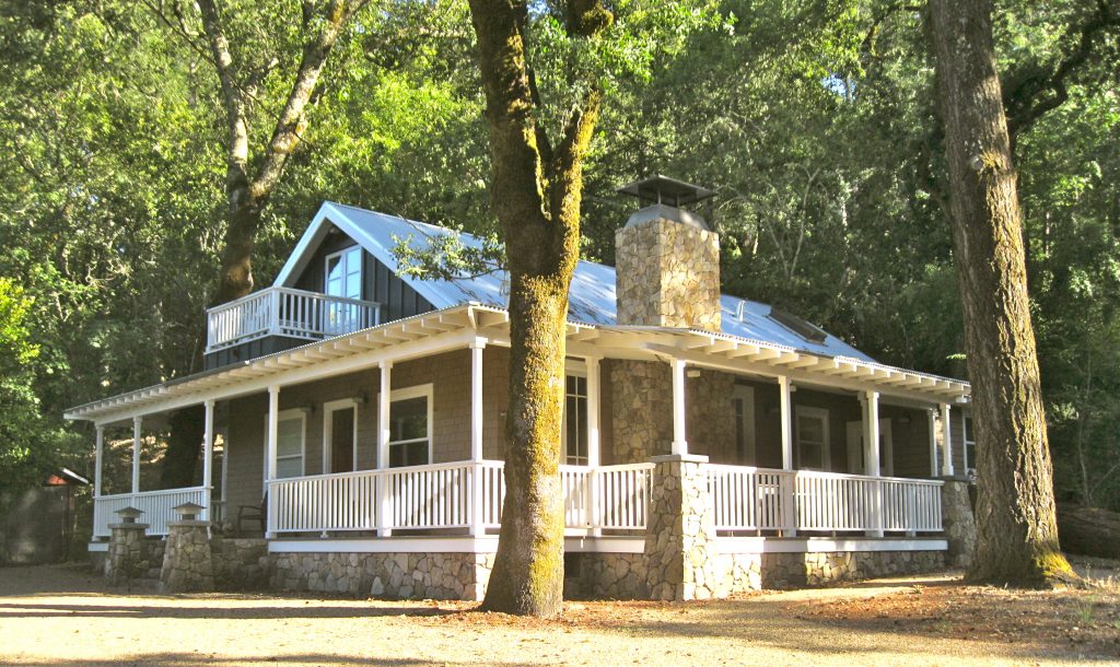 Farmhouse Wrap Around Porch