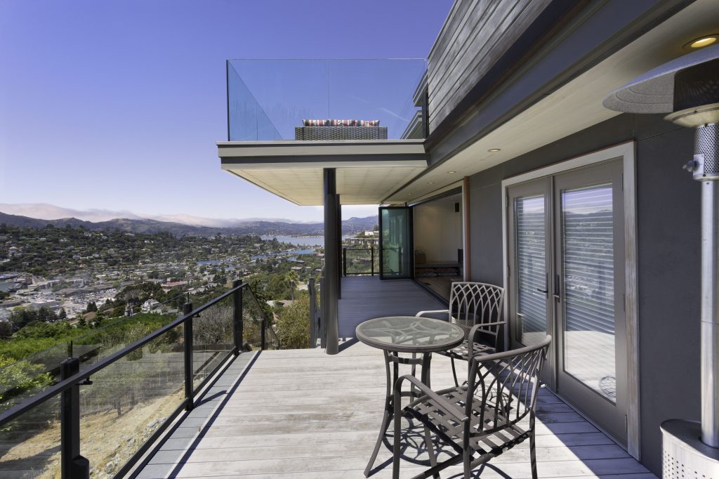 Lagoon View Cantilever with Steel Columns